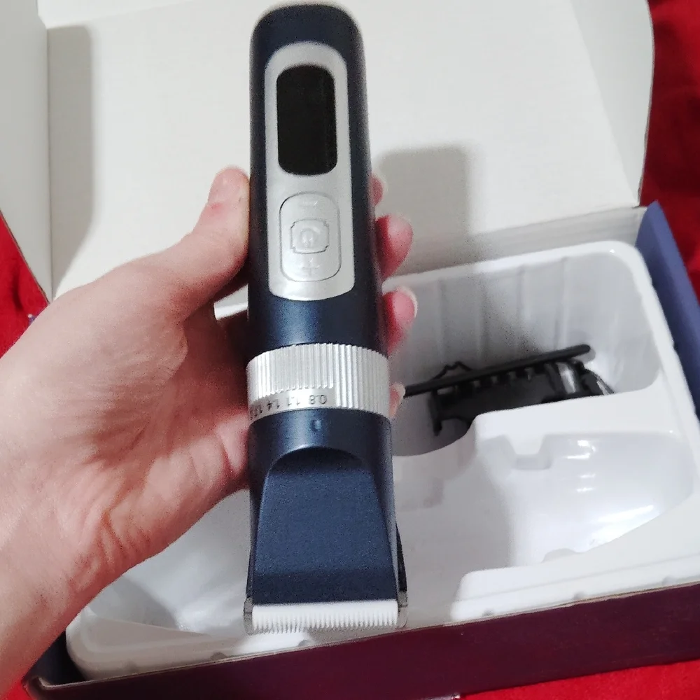 Blue and Silver Cat Grooming Kit with Versatile Attachments